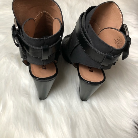 SOLD - Picture 4 of 5